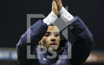 06/01/2023 - Hugo Ekitike of PSG salutes the supporters following the French Cup, round of 64 football match between La Berrichonne de Chateauroux and Paris Saint-Germain on January 6, 2023 at Gaston Petit stadium in Chateauroux, France - FOOTBALL - FRENCH CUP - CHATEAUROUX V PARIS SG - FRENCH CUP - CALCIO