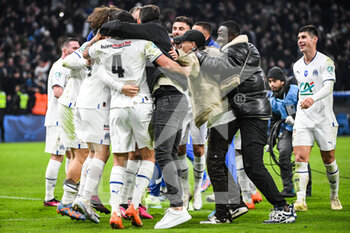 2023-02-08 - Team of Marseille celebrate the victory during the French Cup, round of 16 football match between Olympique de Marseille and Paris Saint-Germain on February 8, 2023 at Velodrome stadium in Marseille, France - FOOTBALL - FRENCH CUP - MARSEILLE V PARIS SG - FRENCH CUP - SOCCER