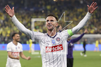 2023-04-29 - Branco Van Den Boomen of Toulouse celebrates the victory following the French Cup Final 2023 football match between FC Nantes and Toulouse FC (TFC, Tefece) on April 29, 2023 at Stade de France in Saint-Denis near Paris, France - FOOTBALL - FRENCH CUP - FINAL - NANTES V TOULOUSE - FRENCH CUP - SOCCER