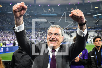 2023-04-29 - Damien COMOLLI of Toulouse celebrates the victory during the French Cup, Final football match between FC Nantes and Toulouse FC on April 29, 2023 at Stade de France in Saint-Denis near Paris, France - FOOTBALL - FRENCH CUP - FINAL - NANTES V TOULOUSE - FRENCH CUP - SOCCER