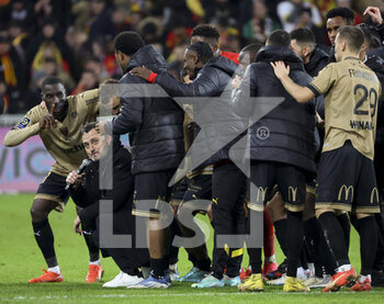 2023-01-01 - Coach of RC Lens Franck Haise (left) celebrate the victory with his players following the French championship Ligue 1 football match between RC Lens and Paris Saint-Germain on January 1, 2023 at Bollaert-Delelis stadium in Lens, France - FOOTBALL - FRENCH CHAMP - LENS V PARIS SG - FRENCH LIGUE 1 - SOCCER