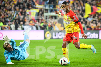 2023-02-01 - Kasper SCHMEICHEL of Nice and Wesley SAID of Lens during the French championship Ligue 1 football match between RC Lens and OGC Nice on February 1, 2023 at Bollaert-Delelis stadium in Lens, France - FOOTBALL - FRENCH CHAMP - LENS V NICE - FRENCH LIGUE 1 - SOCCER