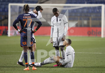2023-02-01 - Injured Kylian Mbappe of PSG during the French championship Ligue 1 football match between Montpellier HSC and Paris Saint-Germain on February 1, 2023 at La Mosson-Mondial 98 stadium in Montpellier, France - FOOTBALL - FRENCH CHAMP - MONTPELLIER V PARIS SG - FRENCH LIGUE 1 - SOCCER