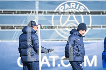 2023-02-13 - Thierry OLEKSIAK of PSG and Christophe GALTIER of PSG during the training of the Paris Saint-Germain team on February 13, 2023 at Camp des Loges in Saint-Germain-en-Laye near Paris, France - FOOTBALL - PARIS SG TRAINING AND PRESS CONFERENCE - FRENCH LIGUE 1 - SOCCER