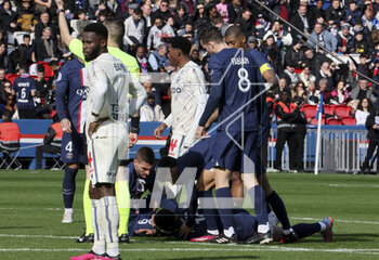 2023-02-19 - Neymar Jr of PSG lies down injured during the French championship Ligue 1 football match between Paris Saint-Germain and LOSC Lille on February 19, 2023 at Parc des Princes stadium in Paris, France - FOOTBALL - FRENCH CHAMP - PARIS SG V LILLE - FRENCH LIGUE 1 - SOCCER