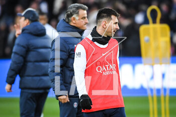 2023-02-24 - Christophe GALTIER of PSG and Lionel (Leo) MESSI of PSG during the training of the Paris Saint-Germain team on February 24, 2023 at Parc des Princes stadium in Paris, France - FOOTBALL - TRAINING OF THE PARIS SG TEAM - FRENCH LIGUE 1 - SOCCER