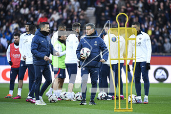 2023-02-24 - Christophe Galtier head coach and players (group) during the public training of the Paris Saint-Germain (PSG) football team on February 24, 2023 at the Parc des Princes stadium in Paris, France - FOOTBALL - TRAINING OF THE PARIS SG TEAM - FRENCH LIGUE 1 - SOCCER