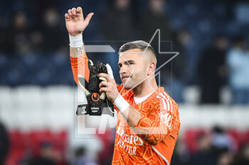 2023-04-02 - Anthony LOPES of Lyon celebrates the victory during the French championship Ligue 1 football match between Paris Saint-Germain and Olympique Lyonnais (Lyon) on April 2, 2023 at Parc des Princes stadium in Paris, France - FOOTBALL - FRENCH CHAMP - PARIS SG V LYON - FRENCH LIGUE 1 - SOCCER