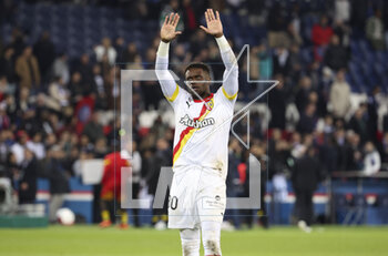 2023-04-15 - Lens goalkeeper Brice Samba salutes the supporters following the French championship Ligue 1 football match between Paris Saint-Germain (PSG) and RC Lens on April 15, 2023 at Parc des Princes stadium in Paris, France - FOOTBALL - FRENCH CHAMP - PARIS SG V LENS - FRENCH LIGUE 1 - SOCCER