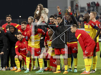 2023-04-22 - Lois Openda of Lens and teammates celebrate the victory following the French championship Ligue 1 football match between RC Lens and AS Monaco on April 22, 2023 at Bollaert-Delelis stadium in Lens, France - FOOTBALL - FRENCH CHAMP - LENS V MONACO - FRENCH LIGUE 1 - SOCCER