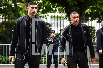 2023-04-30 - Achraf HAKIMI of PSG and Kylian MBAPPE of PSG during the French championship Ligue 1 football match between Paris Saint-Germain and FC Lorient on April 30, 2023 at Parc des Princes stadium in Paris, France - FOOTBALL - FRENCH CHAMP - PARIS SG V LORIENT - FRENCH LIGUE 1 - SOCCER
