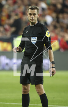 2023-05-06 - Referee Clement Turpin during the French championship Ligue 1 football match between RC Lens (RCL) and Olympique de Marseille (OM) on May 6, 2023 at Stade Bollaert-Delelis in Lens, France - FOOTBALL - FRENCH CHAMP - LENS V MARSEILLE - FRENCH LIGUE 1 - SOCCER