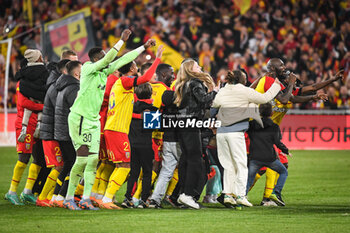 2023-05-12 - Team of Lens celebrate the victory during the French championship Ligue 1 football match between RC Lens and Stade de Reims on May 12, 2023 at Bollaert-Delelis stadium in Lens, France - FOOTBALL - FRENCH CHAMP - LENS V REIMS - FRENCH LIGUE 1 - SOCCER