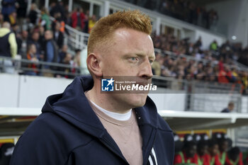 2023-05-12 - Coach of Stade de Reims Will Still aka William Still during the French championship Ligue 1 football match between RC Lens and Stade de Reims on May 12, 2023 at Stade Bollaert-Delelis in Lens, France - FOOTBALL - FRENCH CHAMP - LENS V REIMS - FRENCH LIGUE 1 - SOCCER