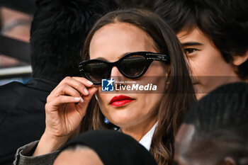 2023-06-03 - Natalie PORTMAN during the French championship Ligue 1 football match between Paris Saint-Germain and Clermont Foot 63 on June 3, 2023 at Parc des Princes stadium in Paris, France - FOOTBALL - FRENCH CHAMP - PARIS SG V CLERMONT - FRENCH LIGUE 1 - SOCCER