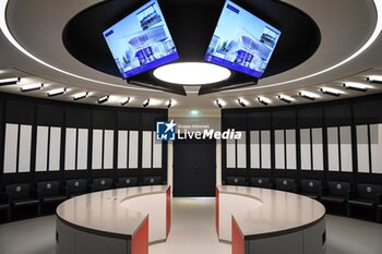 2023-07-05 - This general view shows the changing room at Campus PSG, the new training center for the Paris Saint-Germain football team on July 5, 2023 in Poissy, France - FOOTBALL - PARIS SG NEW TRAINING CENTER - FRENCH LIGUE 1 - SOCCER