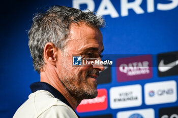 2023-08-11 - Luis ENRIQUE of PSG during a press conference on August 11, 2023 at Campus PSG in Poissy, France - FOOTBALL - PARIS SG TRAINING AND PRESS CONFERENCE - FRENCH LIGUE 1 - SOCCER