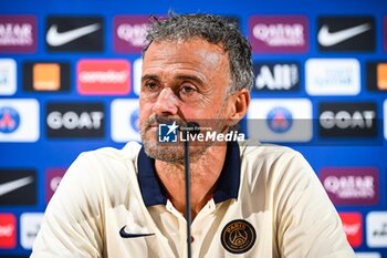 FOOTBALL - PARIS SG TRAINING AND PRESS CONFERENCE - FRENCH LIGUE 1 - SOCCER