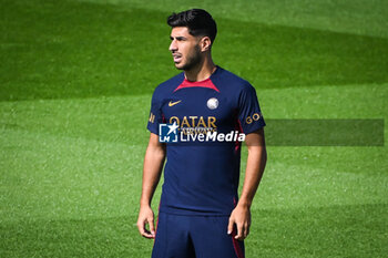 2023-08-11 - Marco ASENSIO of PSG during the training of the Paris Saint-Germain team on August 11, 2023 at Campus PSG in Poissy, France - FOOTBALL - PARIS SG TRAINING AND PRESS CONFERENCE - FRENCH LIGUE 1 - SOCCER