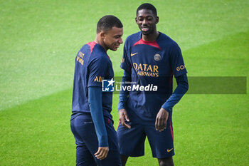 2023-08-18 - Kylian MBAPPE of PSG and Ousmane DEMBELE of PSG during the training of the Paris Saint-Germain team on August 18, 2023 at Campus PSG in Poissy, France - FOOTBALL - PARIS SG TRAINING AND PRESS CONFERENCE - FRENCH LIGUE 1 - SOCCER