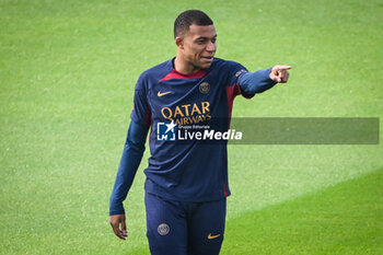 2023-08-18 - Kylian MBAPPE of PSG during the training of the Paris Saint-Germain team on August 18, 2023 at Campus PSG in Poissy, France - FOOTBALL - PARIS SG TRAINING AND PRESS CONFERENCE - FRENCH LIGUE 1 - SOCCER