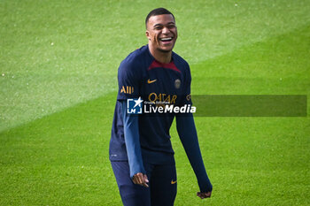 2023-08-18 - Kylian MBAPPE of PSG during the training of the Paris Saint-Germain team on August 18, 2023 at Campus PSG in Poissy, France - FOOTBALL - PARIS SG TRAINING AND PRESS CONFERENCE - FRENCH LIGUE 1 - SOCCER