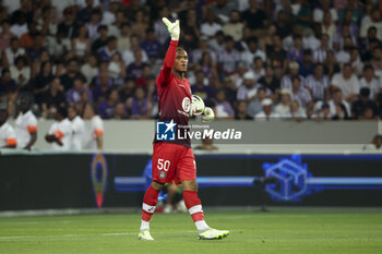 2023-08-20 - Toulouse goalkeeper Guillaume Restes during the French championship Ligue 1 football match between Toulouse FC and Paris Saint-Germain on August 19, 2023 at Stadium in Toulouse, France - FOOTBALL - FRENCH CHAMP - TOULOUSE V PARIS SG - FRENCH LIGUE 1 - SOCCER