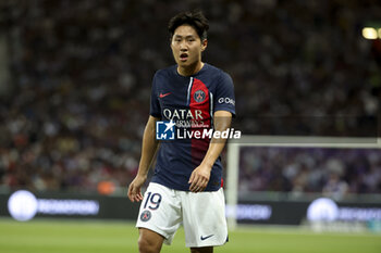 2023-08-20 - Lee Kang-in of PSG during the French championship Ligue 1 football match between Toulouse FC and Paris Saint-Germain on August 19, 2023 at Stadium in Toulouse, France - FOOTBALL - FRENCH CHAMP - TOULOUSE V PARIS SG - FRENCH LIGUE 1 - SOCCER