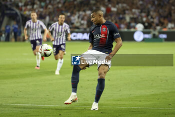 2023-08-20 - Kylian Mbappe of PSG during the French championship Ligue 1 football match between Toulouse FC and Paris Saint-Germain on August 19, 2023 at Stadium in Toulouse, France - FOOTBALL - FRENCH CHAMP - TOULOUSE V PARIS SG - FRENCH LIGUE 1 - SOCCER