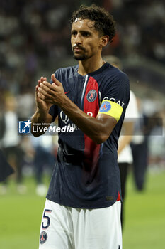 2023-08-20 - Marquinhos of PSG salutes the supporters following the French championship Ligue 1 football match between Toulouse FC and Paris Saint-Germain on August 19, 2023 at Stadium in Toulouse, France - FOOTBALL - FRENCH CHAMP - TOULOUSE V PARIS SG - FRENCH LIGUE 1 - SOCCER