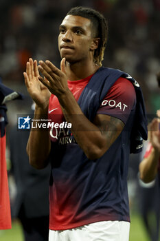 2023-08-20 - Cher Ndour of PSG salutes the supporters following the French championship Ligue 1 football match between Toulouse FC and Paris Saint-Germain on August 19, 2023 at Stadium in Toulouse, France - FOOTBALL - FRENCH CHAMP - TOULOUSE V PARIS SG - FRENCH LIGUE 1 - SOCCER