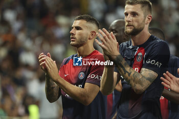 2023-08-20 - Lucas Hernandez of PSG salutes the supporters following the French championship Ligue 1 football match between Toulouse FC and Paris Saint-Germain on August 19, 2023 at Stadium in Toulouse, France - FOOTBALL - FRENCH CHAMP - TOULOUSE V PARIS SG - FRENCH LIGUE 1 - SOCCER