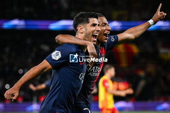 2023-08-26 - Marco ASENSIO of PSG celebrate his goal with Kylian MBAPPE of PSG during the French championship Ligue 1 football match between Paris Saint-Germain and RC Lens on August 26, 2023 at Parc des Princes stadium in Paris, France - FOOTBALL - FRENCH CHAMP - PARIS SG V LENS - FRENCH LIGUE 1 - SOCCER