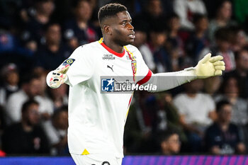 2023-08-26 - Brice SAMBA of Lens during the French championship Ligue 1 football match between Paris Saint-Germain and RC Lens on August 26, 2023 at Parc des Princes stadium in Paris, France - FOOTBALL - FRENCH CHAMP - PARIS SG V LENS - FRENCH LIGUE 1 - SOCCER