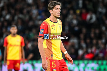 2023-08-26 - Stijn SPIERINGS of Lens during the French championship Ligue 1 football match between Paris Saint-Germain and RC Lens on August 26, 2023 at Parc des Princes stadium in Paris, France - FOOTBALL - FRENCH CHAMP - PARIS SG V LENS - FRENCH LIGUE 1 - SOCCER