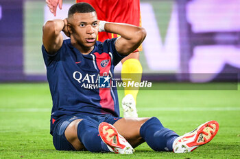 2023-08-26 - Kylian MBAPPE of PSG looks dejected during the French championship Ligue 1 football match between Paris Saint-Germain and RC Lens on August 26, 2023 at Parc des Princes stadium in Paris, France - FOOTBALL - FRENCH CHAMP - PARIS SG V LENS - FRENCH LIGUE 1 - SOCCER