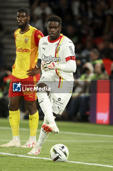 2023-08-27 - Lens goalkeeper Brice Samba during the French championship Ligue 1 football match between Paris Saint-Germain (PSG) and RC Lens (RCL) on August 26, 2023 at Parc des Princes stadium in Paris, France - FOOTBALL - FRENCH CHAMP - PARIS SG V LENS - FRENCH LIGUE 1 - SOCCER