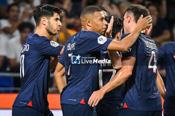 2023-09-03 - Marco ASENSIO of PSG celebrate his goal with Kylian MBAPPE of PSG and teammates during the French championship Ligue 1 football match between Olympique Lyonnais (Lyon) and Paris Saint-Germain on September 3, 2023 at Groupama stadium in Decines-Charpieu near Lyon, France - FOOTBALL - FRENCH CHAMP - LYON V PARIS SG - FRENCH LIGUE 1 - SOCCER