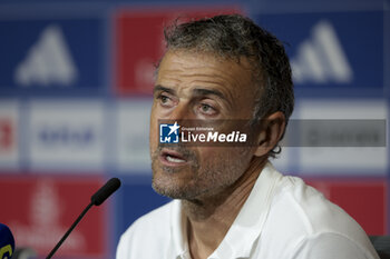 2023-09-03 - PSG coach Luis Enrique during the press conference following the French championship Ligue 1 football match between Olympique Lyonnais (Lyon, OL) and Paris Saint-Germain (PSG) on September 3, 2023 at Groupama stadium in Decines-Charpieu near Lyon, France - FOOTBALL - FRENCH CHAMP - LYON V PARIS SG - FRENCH LIGUE 1 - SOCCER