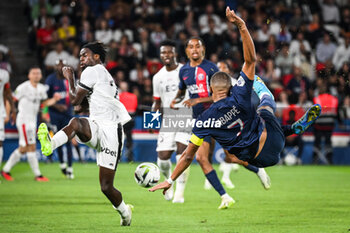 2023-09-15 - Jordan LOTOMBA of Nice and Kylian MBAPPE of PSG scores his goal during the French championship Ligue 1 football match between Paris Saint-Germain and OGC Nice on September 15, 2023 at Parc des Princes stadium in Paris, France - FOOTBALL - FRENCH CHAMP - PARIS SG V NICE - FRENCH LIGUE 1 - SOCCER