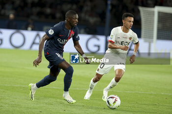 2023-09-15 - Ousmane Dembele of PSG, Sofiane Diop of Nice during the French championship Ligue 1 football match between Paris Saint-Germain and OGC Nice on September 15, 2023 at Parc des Princes stadium in Paris, France - FOOTBALL - FRENCH CHAMP - PARIS SG V NICE - FRENCH LIGUE 1 - SOCCER