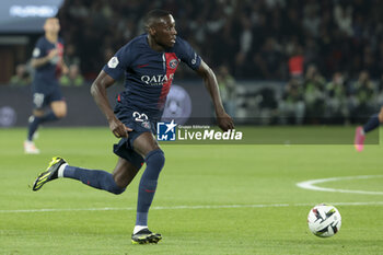 2023-09-24 - Randal Kolo Muani of PSG during the French championship Ligue 1 football match between Paris Saint-Germain and Olympique de Marseille on September 24, 2023 at Parc des Princes stadium in Paris, France - FOOTBALL - FRENCH CHAMP - PARIS SG V MARSEILLE - FRENCH LIGUE 1 - SOCCER