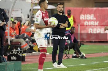 2023-09-22 - Coach of OGC Nice Francesco Farioli during the French championship Ligue 1 football match between AS Monaco and OGC Nice on September 22, 2023 at Stade Louis II in Monaco - FOOTBALL - FRENCH CHAMP - MONACO V NICE - FRENCH LIGUE 1 - SOCCER