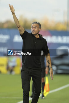 2023-09-30 - PSG coach Luis Enrique during the French championship Ligue 1 football match between Clermont Foot 63 and Paris Saint-Germain (PSG) on September 30, 2023 at Stade Gabriel-Montpied in Clermont-Ferrand, France - FOOTBALL - FRENCH CHAMP - CLERMONT V PARIS SG - FRENCH LIGUE 1 - SOCCER