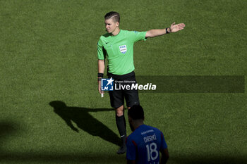 2023-10-01 - Referee Francois Letexier during the French championship Ligue 1 football match between Stade de Reims and Olympique Lyonnais on October 1, 2023 at Auguste Delaune stadium in Reims, France - FOOTBALL - FRENCH CHAMP - REIMS V LYON - FRENCH LIGUE 1 - SOCCER