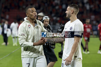2023-10-08 - Kylian Mbappe and Lucas Hernandez of PSG salute the supporters following the French championship Ligue 1 football match between Stade Rennais (Rennes) and Paris Saint-Germain on October 8, 2023 at Roazhon Park in Rennes, France - FOOTBALL - FRENCH CHAMP - RENNES V PARIS SG - FRENCH LIGUE 1 - SOCCER