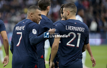 2023-10-21 - Kylian Mbappe of PSG celebrates his goal with Lucas Hernandez during the French championship Ligue 1 football match between Paris Saint-Germain and RC Strasbourg on October 21, 2023 at Parc des Princes stadium in Paris, France - FOOTBALL - FRENCH CHAMP - PARIS SG V STRASBOURG - FRENCH LIGUE 1 - SOCCER