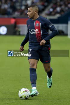 2023-10-21 - Kylian Mbappe of PSG during the French championship Ligue 1 football match between Paris Saint-Germain and RC Strasbourg on October 21, 2023 at Parc des Princes stadium in Paris, France - FOOTBALL - FRENCH CHAMP - PARIS SG V STRASBOURG - FRENCH LIGUE 1 - SOCCER
