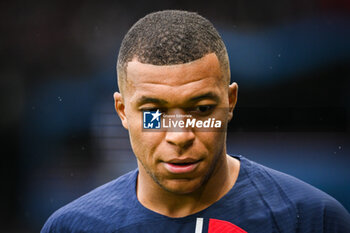 2023-10-21 - Kylian MBAPPE of PSG during the French championship Ligue 1 football match between Paris Saint-Germain and RC Strasbourg on October 21, 2023 at Parc des Princes stadium in Paris, France - FOOTBALL - FRENCH CHAMP - PARIS SG V STRASBOURG - FRENCH LIGUE 1 - SOCCER
