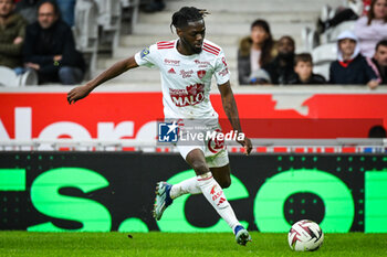 2023-10-22 - Bradley LOCKO of Brest during the French championship Ligue 1 football match between Losc Lille and Stade Brestois (Brest) on October 22, 2023 at Pierre Mauroy stadium in Villeneuve-d'Ascq near Lille, France - FOOTBALL - FRENCH CHAMP - LILLE V BREST - FRENCH LIGUE 1 - SOCCER